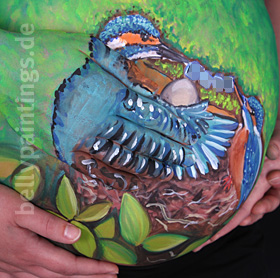 Babybauchbemalung Eisvogel