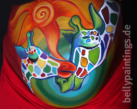 Schwangerenbauchbemalung Bunte Giraffen